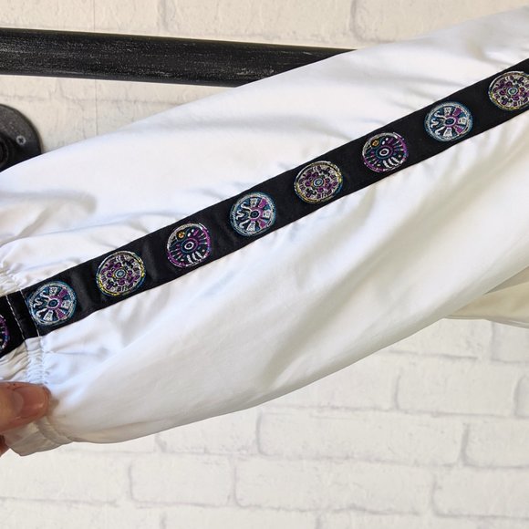 Vintage 80's-90's Reebok Windbreaker Aztec Pattern - Picture 6 of 8